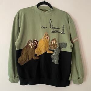 Vintage Elk Casuals Green Embroidered Walrus Crewneck Sweatshirt Men size Medium
